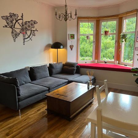1 Bedroom Flat In Tolcross, Glasgow Top Floor. Bagian luar foto