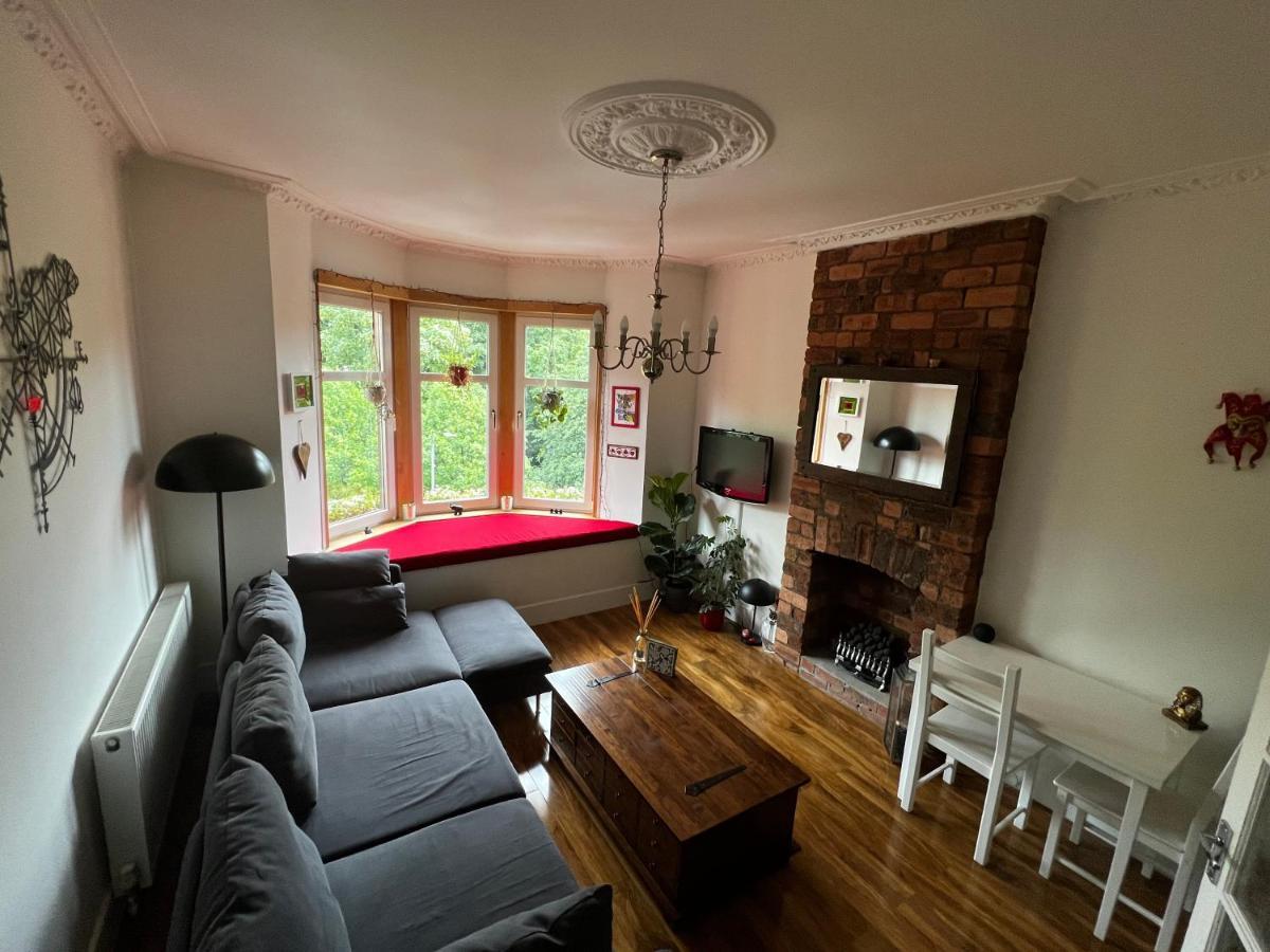 1 Bedroom Flat In Tolcross, Glasgow Top Floor. Bagian luar foto